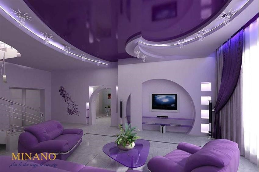 Phòng khách màu tím kết hợp với nội thất tone đậm